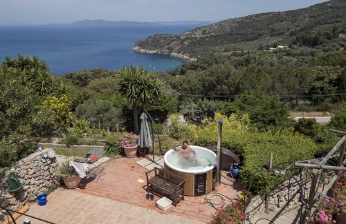 Monte Argentario Cottage | Vacation home in the vineyard by the sea