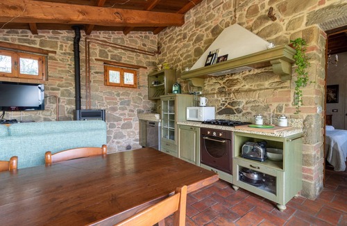 Monte San Savino House | Vacation Home 'La Limonaia' with Pool, Private Terrace & Wi-Fi