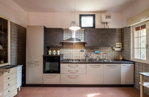 Punta Prosciutto House | Vacation Home 'Villa Susy' near Sea with Private Garden & Wi-Fi
