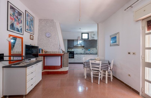 Punta Prosciutto House | Vacation Home 'Villa Susy' near Sea with Private Garden & Wi-Fi