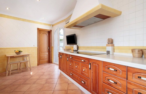 Torremolinos Villa | Vacation Home "La Casita Del Mar" with Private Whirlpool, Private Terraces & Wi-Fi
