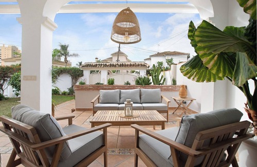 Torremolinos Villa | Vacation Home "La Casita Del Mar" with Private Whirlpool, Private Terraces & Wi-Fi