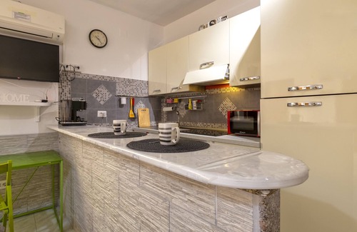 Sassari Apartment | Vacation Home "La Casetta Bianca" with Air Conditioning & Wi-Fi