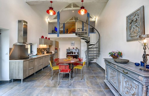 Saint-Wambert-des-Trois-Vallees House | Vacation Home "La Grange" with Shared Pool, Private Terrace & Wi-Fi