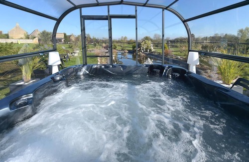 Saint-Wambert-des-Trois-Vallees House | Vacation Home "La Grange" with Shared Pool, Private Terrace & Wi-Fi
