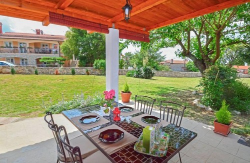 Tar-Vabriga House | Vacation home Ledi by Interhome