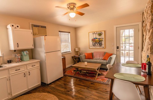 Sabinal House | Vacation Home Located on the Frio River