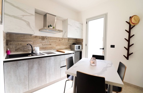 Otranto House | Vacation Home "Malika" with Private Terrace, Balcony & Wi-Fi