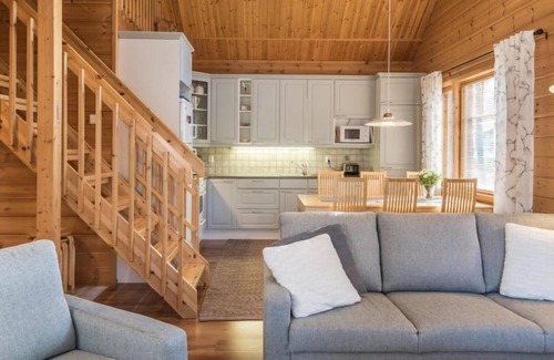 Akaslompolo House | Vacation home Nahila by Interhome