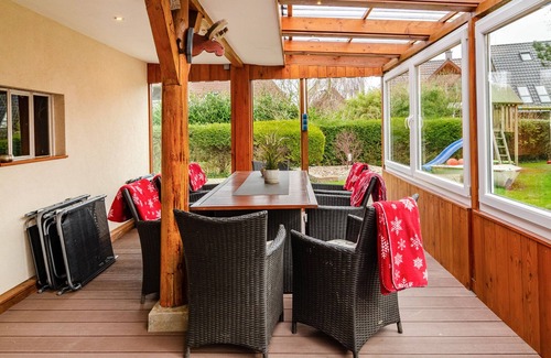 Wangerland House | Vacation Home "Nordsee 9 Personen" with Private Terrace, Private Garden & Wi-Fi