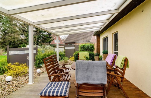 Wangerland House | Vacation Home "Nordsee 9 Personen" with Private Terrace, Private Garden & Wi-Fi