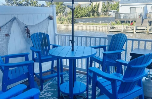 North Ocean City House | Vacation home on the water- 2 level Townhouse/Condo with outdoor pool. 2.5 bath.