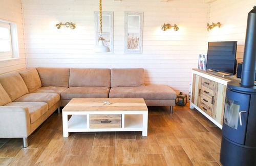 Schonberg House | Vacation home Ostseelodge - Holiday home with sauna, fireplace, garden house