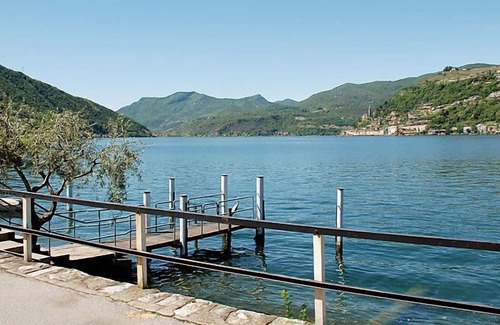 Brusino Arsizio House | Vacation home Patrizierhaus Roncaioli in Brusino Arsizio - 8 persons, 3 bedrooms