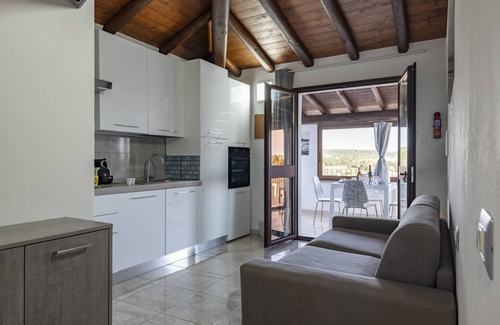 Torre di Bari House | Vacation Home "Pasquale Holiday" with Sea View, 2 Private Terraces & Wi-Fi
