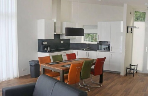 Schelfhorst House | Vacation home Paterswoldersemeer in Eelderwolde - 6 persons, 3 bedrooms