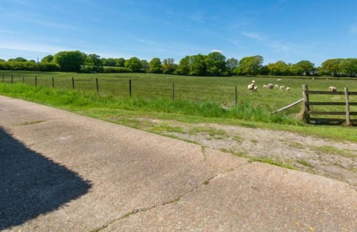 Abbess Roding House | Vacation home Penhill in Tenterden - 5 persons, 3 bedrooms