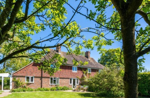Abbess Roding House | Vacation home Penhill in Tenterden - 5 persons, 3 bedrooms