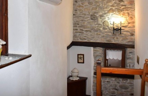 Vira House | Vacation home Tessinerhaus Casa Fiore in Vira - 8 persons, 4 bedrooms