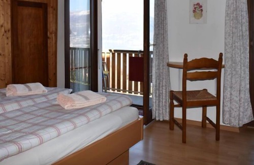 Vira House | Vacation home Tessinerhaus Casa Fiore in Vira - 8 persons, 4 bedrooms