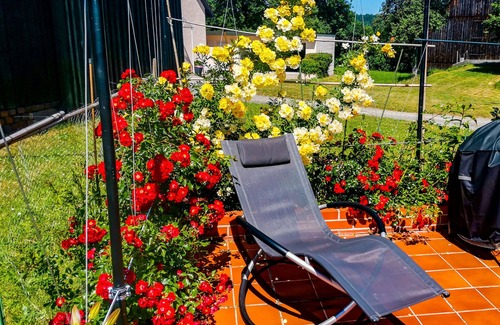 Neudrossenfeld House | Vacation Home "Ulbrich" with Private Terrace, Balcony & Wi-Fi