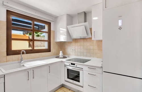 Geafond House | Vacation Home 'Villa Corralejo' with Private Pool, Private Terrace and Wi-Fi