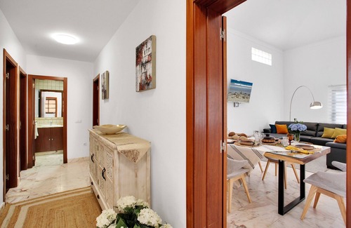 Geafond House | Vacation Home 'Villa Corralejo' with Private Pool, Private Terrace and Wi-Fi