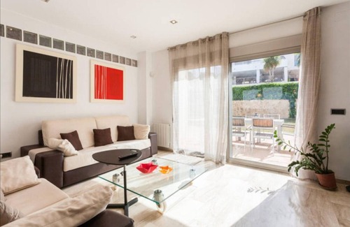Chiva House | Vacation Home "Villa Morga Calicanto' with Private Pool, Private Terrace & Wi-Fi