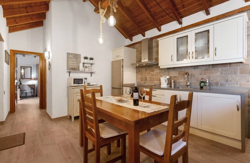 El Tanque House | Vacation Home 'Volcán 16' with Private Terrace, Private Garden and Wi-Fi