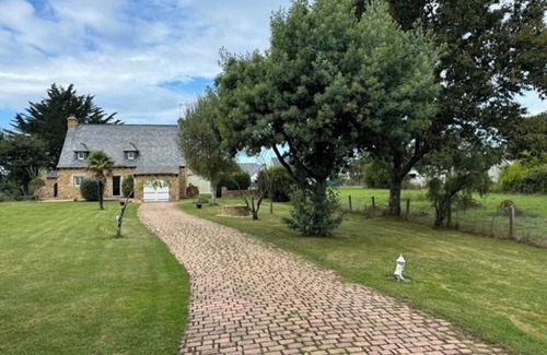 Saint-Armel House | Vacation home with swimming pool near the Gulf. Walking distance to the sea.