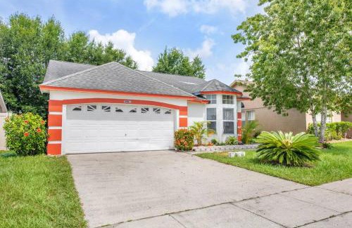 Lindfields House | Vacation Home with Private Pool near Disney World