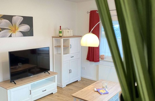Rysum House | Vacation home with sauna and whirlpool, quiet location, 6 pers.