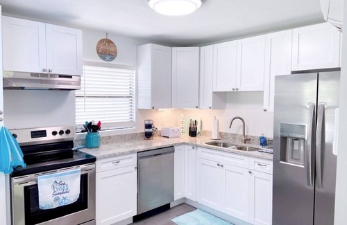 Weeki Wachee Gardens House | Vacation Home With For Hire Charter Boat, Your Host Is Your Captain!