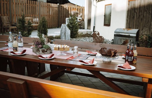 Hayingen House | Vacation home "Zum alten Kuhstall", wheelchair accessible, 200sqm, 6 bedrooms, max. 18 persons