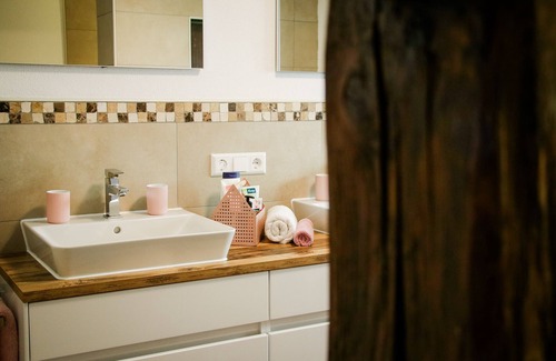 Hayingen House | Vacation home "Zum alten Kuhstall", wheelchair accessible, 200sqm, 6 bedrooms, max. 18 persons