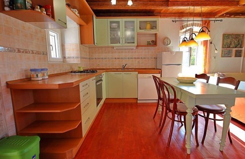 Lozisca House | Vacation home Mirna by Interhome