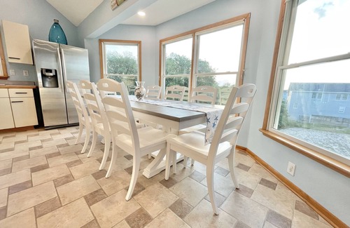 Duck House | Vacation in Duck- Sleeps 14! 5 Min Walk to beach & town. 3 Community Pools!