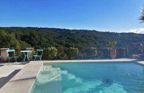 Planioles House | Vacation lodge with relaxation pool for two with stunning views- Figeac