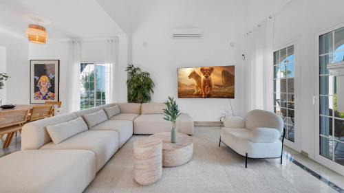 Marbella Villa | VACATION MARBELLA I Villa Faldo, Golf Valley, Private Pool, 24H Security, 10 min from the Marina