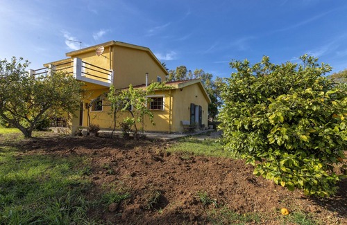 Alghero Villa | Vacation Rental 'Country Alguerhouse' with Large Open Terraces & Balcony