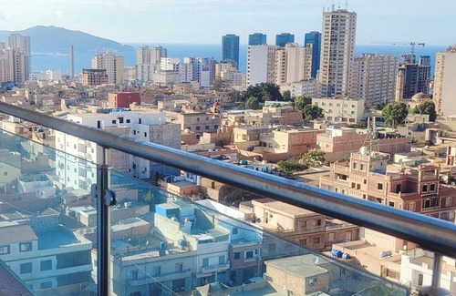 Oran Apartment | Vacation rental Spacious F4 apartment with panoramic view of Oran
