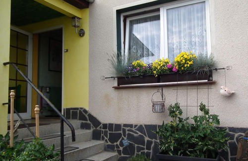 Quedlinburg Apartment | Vacation room 2 persons Double bed Kitchenette 2 armchairs Table Bath/WC