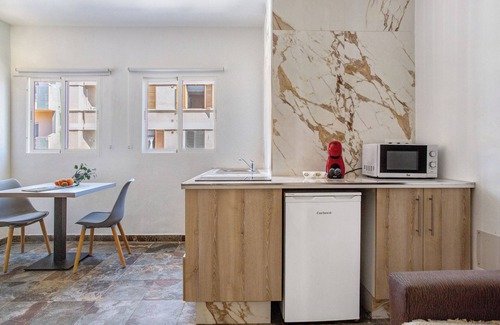 Puerto del Rosario Apartment | Vacation Studio 'Suite Amorosa' with Wi-Fi
