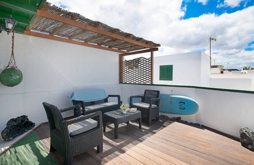 El Golfo Apartment | Vacation Studio 'La Chalanita' with Sea View, Private Terrace and Wi-Fi