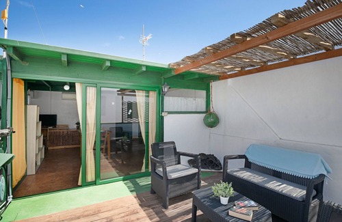 El Golfo Apartment | Vacation Studio 'La Chalanita' with Sea View, Private Terrace and Wi-Fi