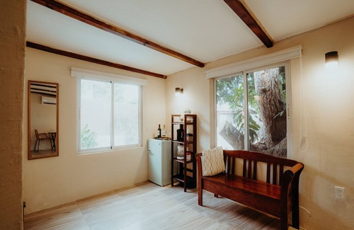 Willemstad Apartment | Vacation Under the Mango Trees