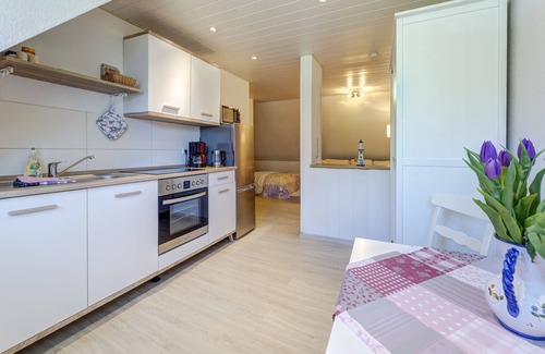 Lassan Apartment | Vacation under the thatched roof opposite the island of Usedom