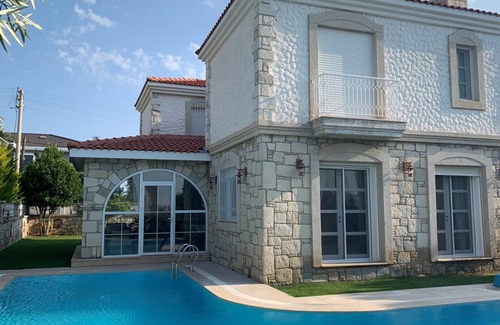 Cesme Villa | Vacation villa in Cesme, Turkey with private pool and 150 mt to the beach.