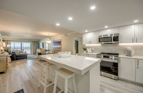 Fort Myers Beach Condo | Vacation Villas #233 - Beachfront condo with amazing views!