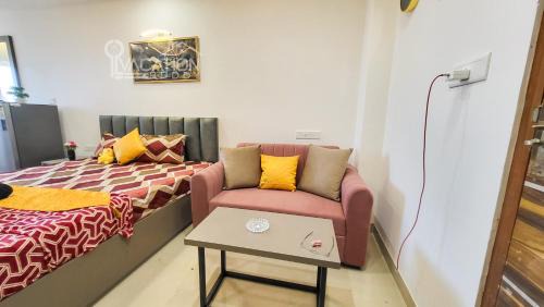 Sanganer Apartment | VacationBuddy Couple Cozy in Jagatpura, Jaipur